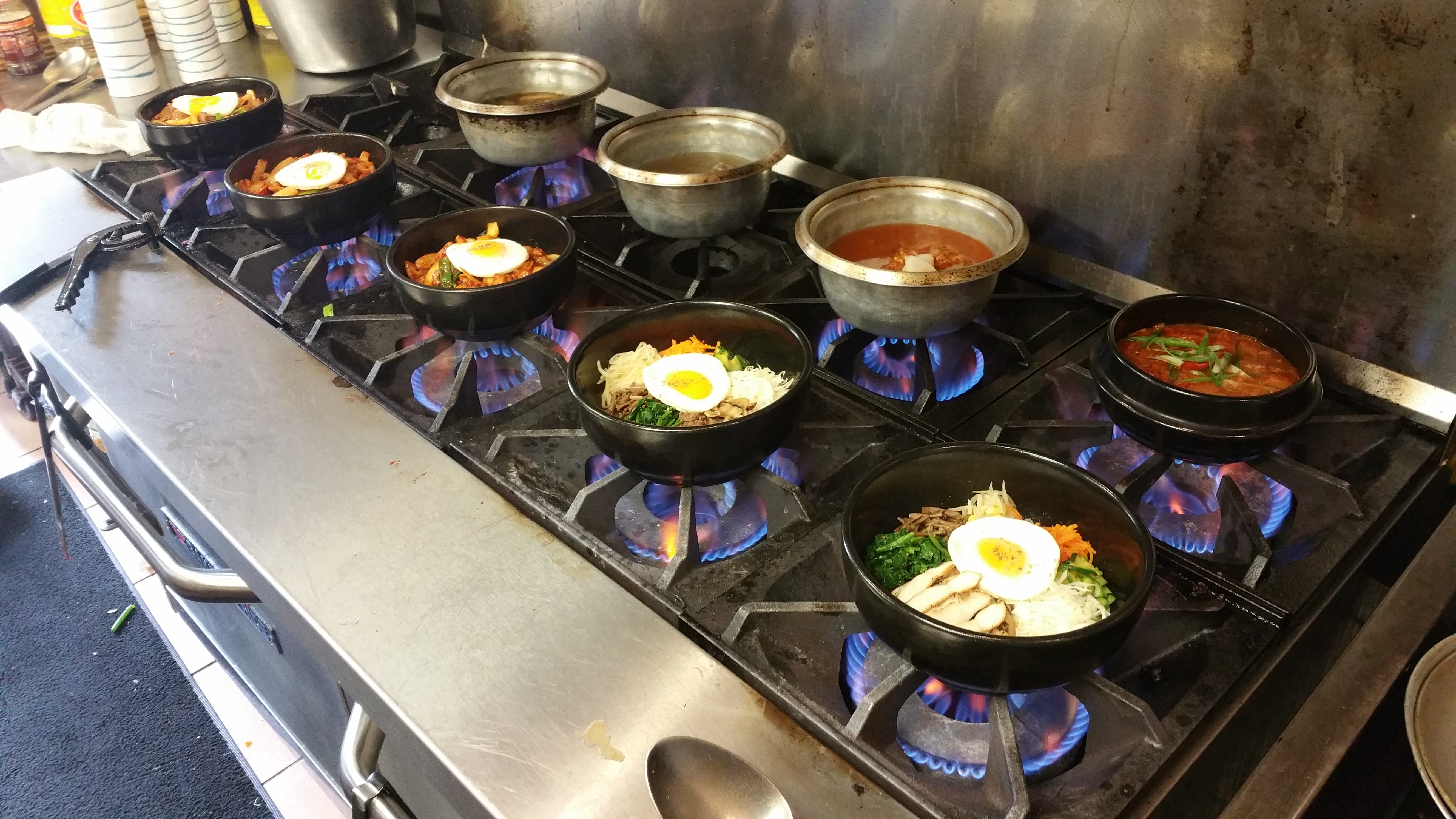 Crazy Korean Cooking Korean Stone Bowl (Dolsot), Sizzling Hot Pot for Bibimbap